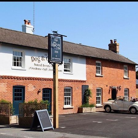 The Dog & Gun Inn Netheravon Eksteriør billede