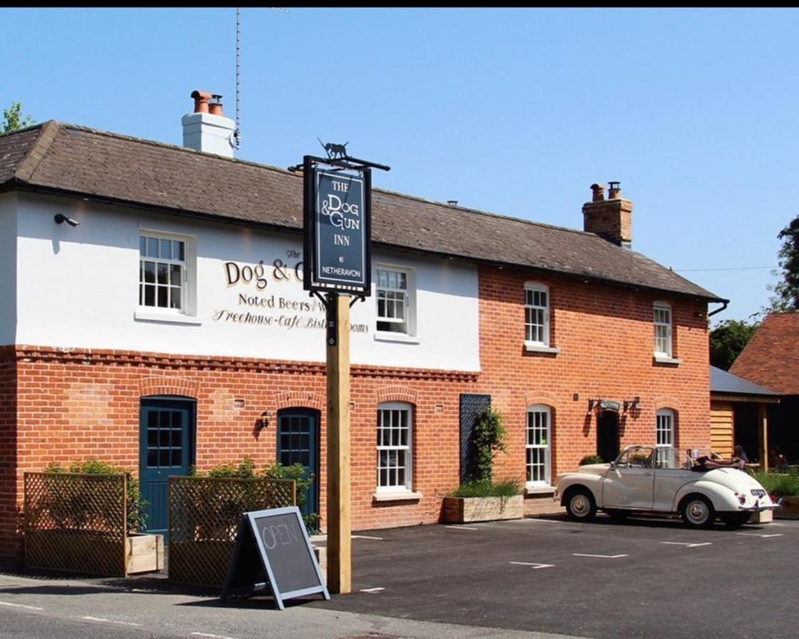 The Dog & Gun Inn Netheravon Eksteriør billede